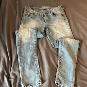 American Eagle super stretch Jeggin button top straight leg.